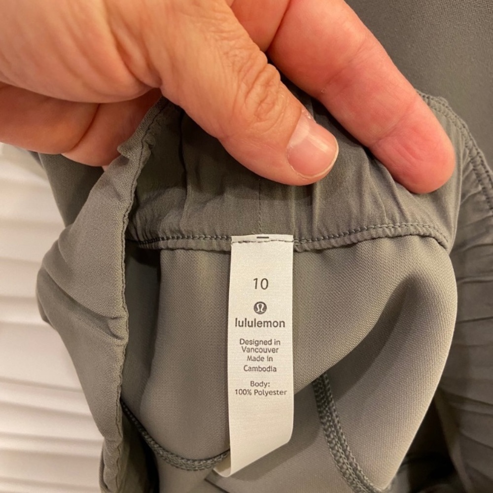 NWT Lululemon On The Fly Crop Woven - Picture 12 of 14